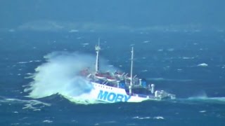 TRAGHETTO CONTROVENTO ferry upwind during a sea storm [upl. by Noleta]